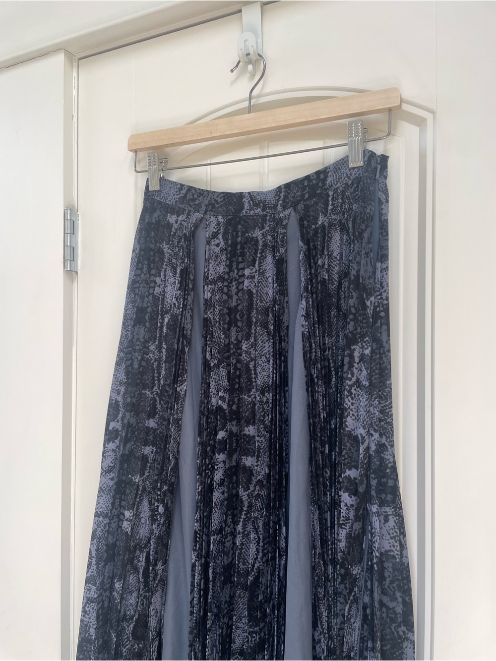 Ever New Black and Gray Snake-Print Maxi Skirt - Picture 2 of 4